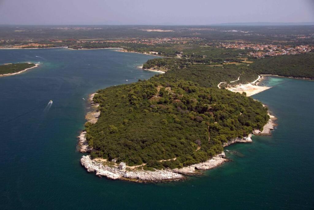 Apartment Sanja Near The Sea, Spacious And Green :) Pula Buitenkant foto